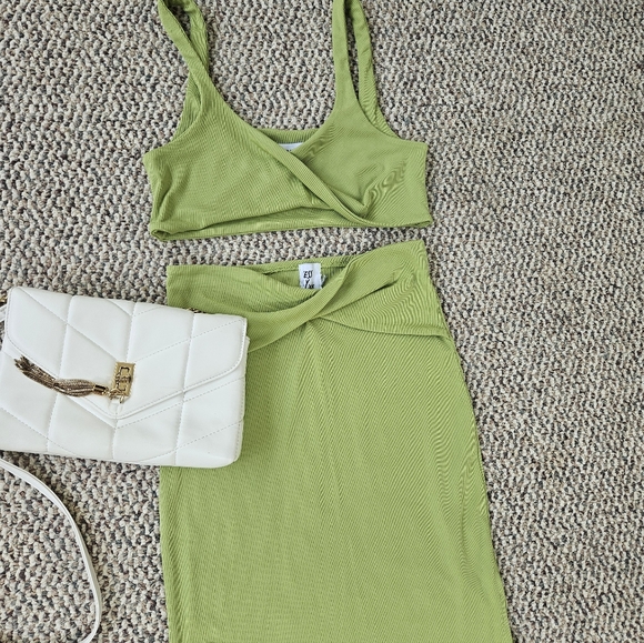 Two Piece Set - Picture 3 of 4